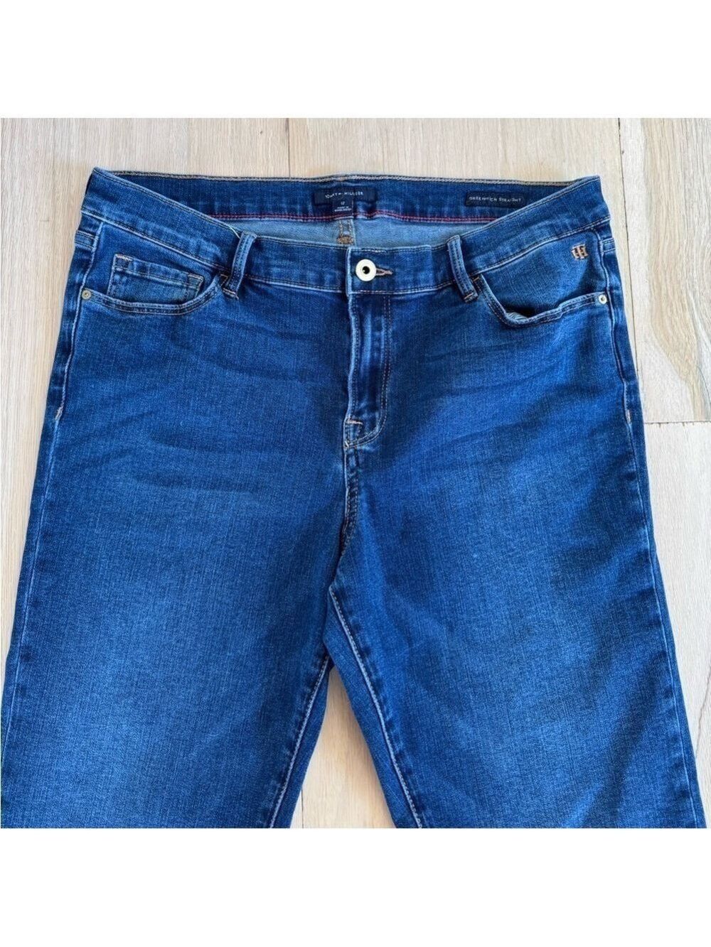 Tommy Hilfiger Greenwich Straight Jeans Medium Wash Size 12 - Picture 3 of 7